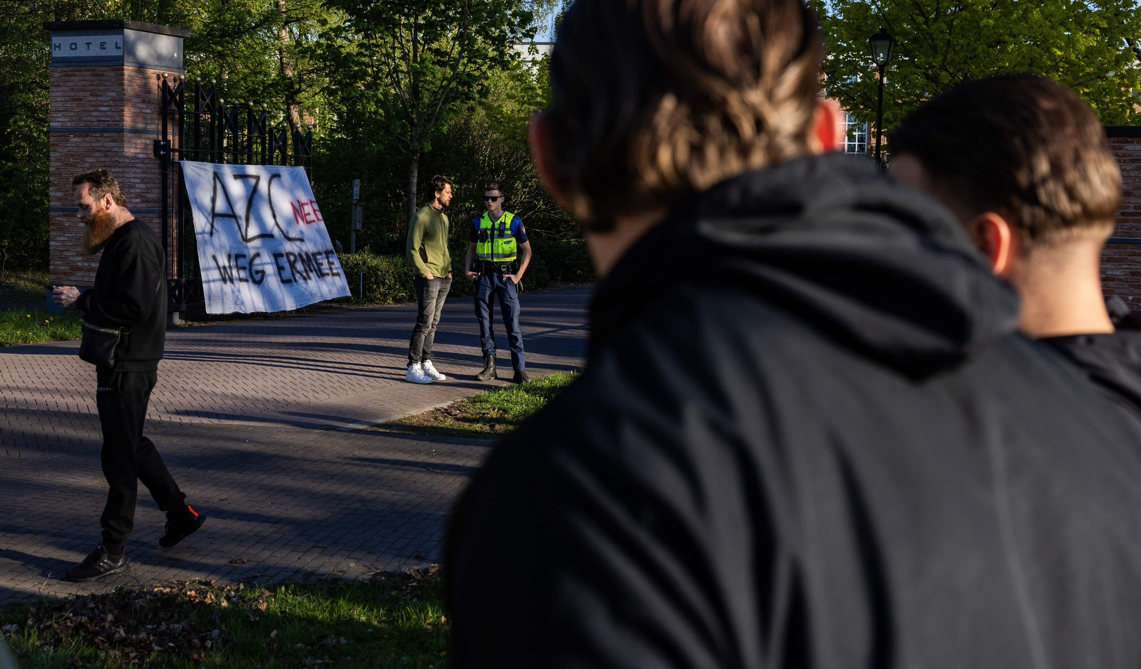 Apeldoorn offert schoolgebouw op voor asielopvang om hotels te behouden: ’Deze plek is bizar’